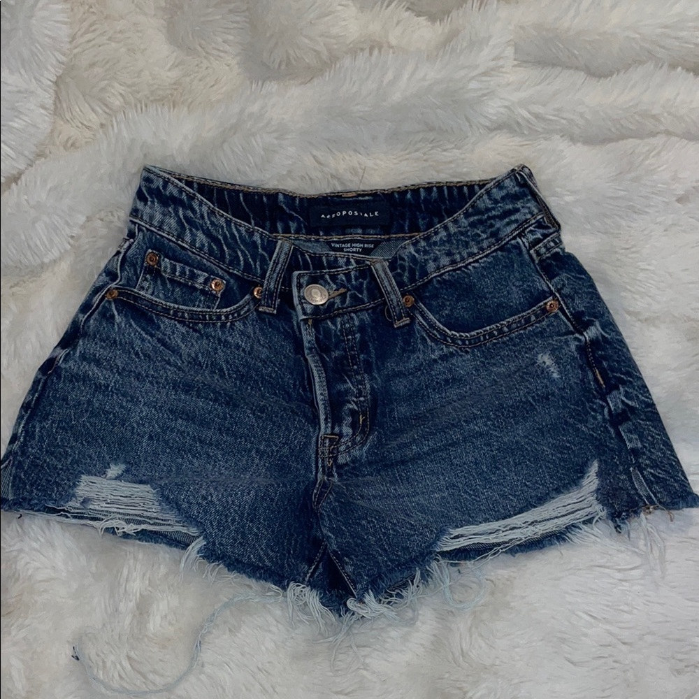‼️BRAND NEW‼️ IN STORES NOW Blue Jean Shorts with Distressed Hem